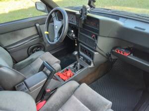 Bild 2/8 von Alfa Romeo 75 3.0 V6 America (1988)