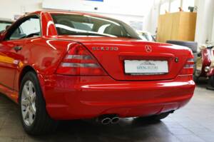 Image 11/41 of Mercedes-Benz SLK 230 Kompressor (1998)