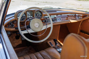 Image 26/38 of Mercedes-Benz 280 SE 3,5 (1970)