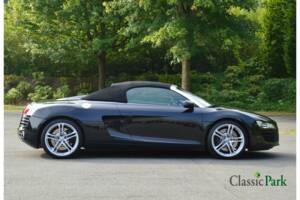 Image 14/50 of Audi R8 Spyder 4.2 FSI Quattro (2011)