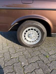 Image 11/31 of Mercedes-Benz 230 CE (1984)