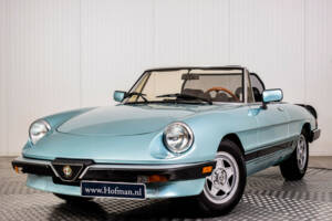 Bild 22/48 von Alfa Romeo 2.0 Spider (1983)