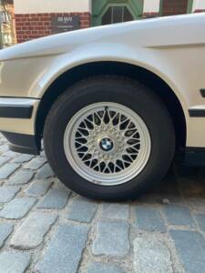 Bild 34/82 von BMW 525i (1993)