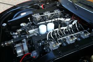 Imagen 32/50 de Ferrari 365 GTC/4 (1972)