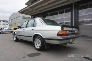 Image 6/59 of BMW 528i (1982)