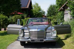Image 9/13 de Mercedes-Benz 280 SE (1971)
