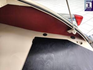 Image 63/74 of Jaguar XK 140 OTS (1956)