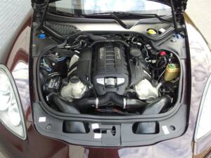 Bild 76/98 von Porsche Panamera Turbo (2009)