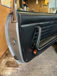 Bild 38/60 von Peugeot 504 V6 Coupe (1975)