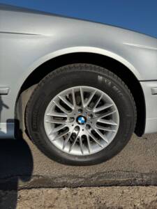 Bild 23/75 von BMW 540i (2001)