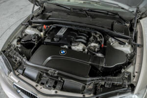 Image 41/50 of BMW 118i (2008)