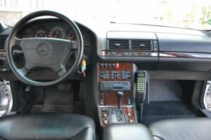 Imagen 10/18 de Mercedes-Benz 500 SE (1992)
