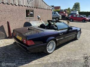 Image 8/40 of Mercedes-Benz 300 SL-24 (1990)