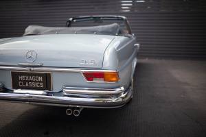 Image 31/39 of Mercedes-Benz 280 SE 3,5 (1971)
