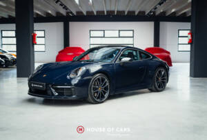 Image 2/50 of Porsche 911 Carrera 4S &quot;Belgian Legend Edition&quot; (2020)