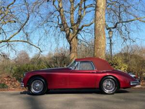 Image 36/50 of Jaguar XK 150 3.4 S DHC (1957)