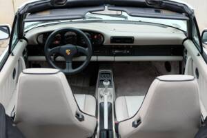 Image 19/60 de Porsche 911 Carrera 2 (1991)
