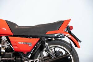 Image 18/49 de Moto Guzzi 850 LeMans (1981)