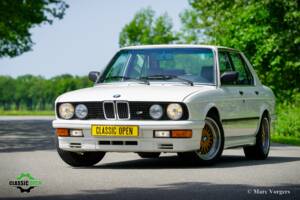 Image 22/51 of BMW M 535i (1985)