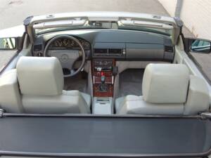 Image 39/96 of Mercedes-Benz 300 SL (1992)