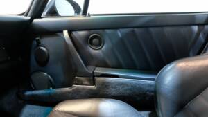 Imagen 11/26 de Porsche 911 Carrera 4 (1992)