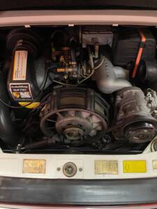 Afbeelding 4/10 van Porsche 911 Carrera 3.2 (1988)