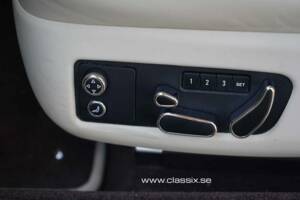 Image 24/28 of Bentley Continental GT V8 (2016)