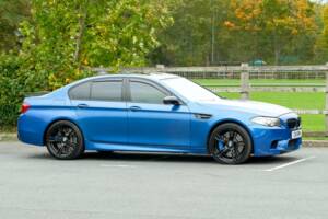 Image 16/50 of BMW M5 (2014)