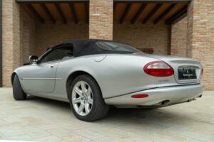 Imagen 10/50 de Jaguar XK8 4.0 (2000)