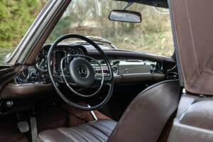 Image 13/21 de Mercedes-Benz 280 SL (1969)