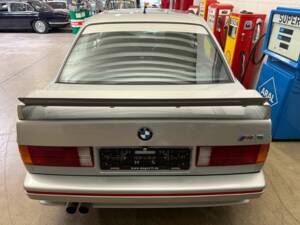 Image 19/21 of BMW M3 (1988)