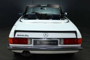 Image 5/30 of Mercedes-Benz 500 SL (1985)