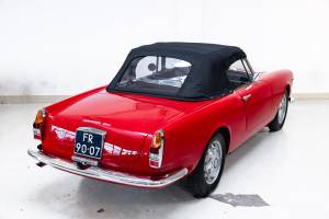 Afbeelding 6/44 van Alfa Romeo 2600 Spider (1965)