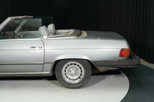 Image 7/8 of Mercedes-Benz 380 SL (1982)