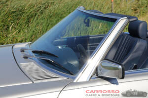 Immagine 29/50 di Mercedes-Benz 560 SL (1988)