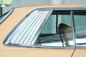 Bild 24/50 von Mercedes-Benz 450 SLC (1977)