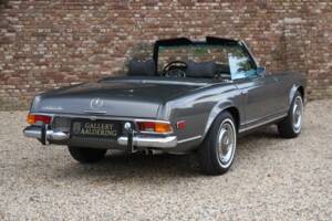 Bild 41/50 von Mercedes-Benz 280 SL (1971)