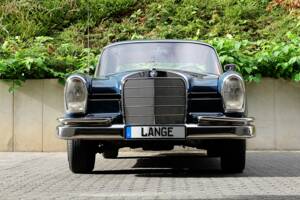 Image 8/76 de Mercedes-Benz 220 S b (1963)