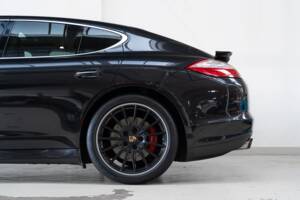 Image 28/31 of Porsche Panamera Turbo (2010)