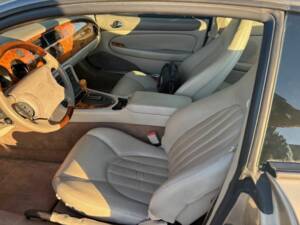 Immagine 2/8 di Jaguar XK8 4.0 (1998)