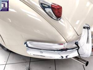 Image 25/74 of Jaguar XK 140 OTS (1956)
