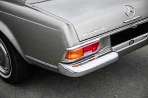 Image 16/37 of Mercedes-Benz 280 SL (1970)