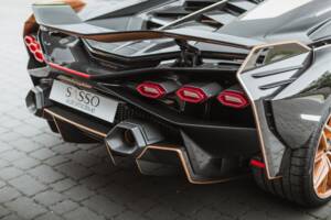 Image 40/68 of Lamborghini Sián FKP 37 (2021)