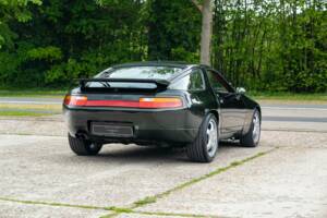 Image 12/30 of Porsche 928 GTS (1993)