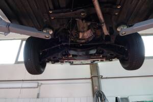 Image 28/32 of Mercedes-Benz 200 D (1966)