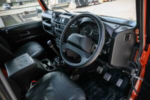Image 2/31 of Land Rover Defender (2016)