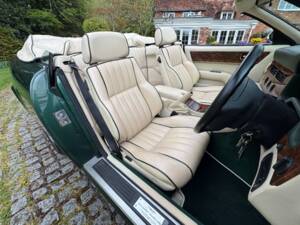 Image 22/30 of Aston Martin Virage Volante (1993)