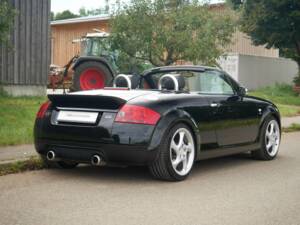 Image 12/35 of Audi TT 3.2 quattro (2004)