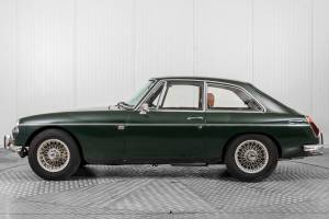 Image 14/50 of MG MGB GT (1973)