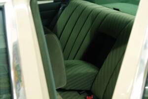 Bild 31/50 von Mercedes-Benz 280 SE (1984)